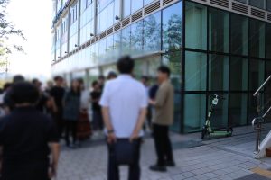 韓国事務所の説明を受ける